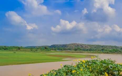 Damdama Lake is a wonderful picnic spot